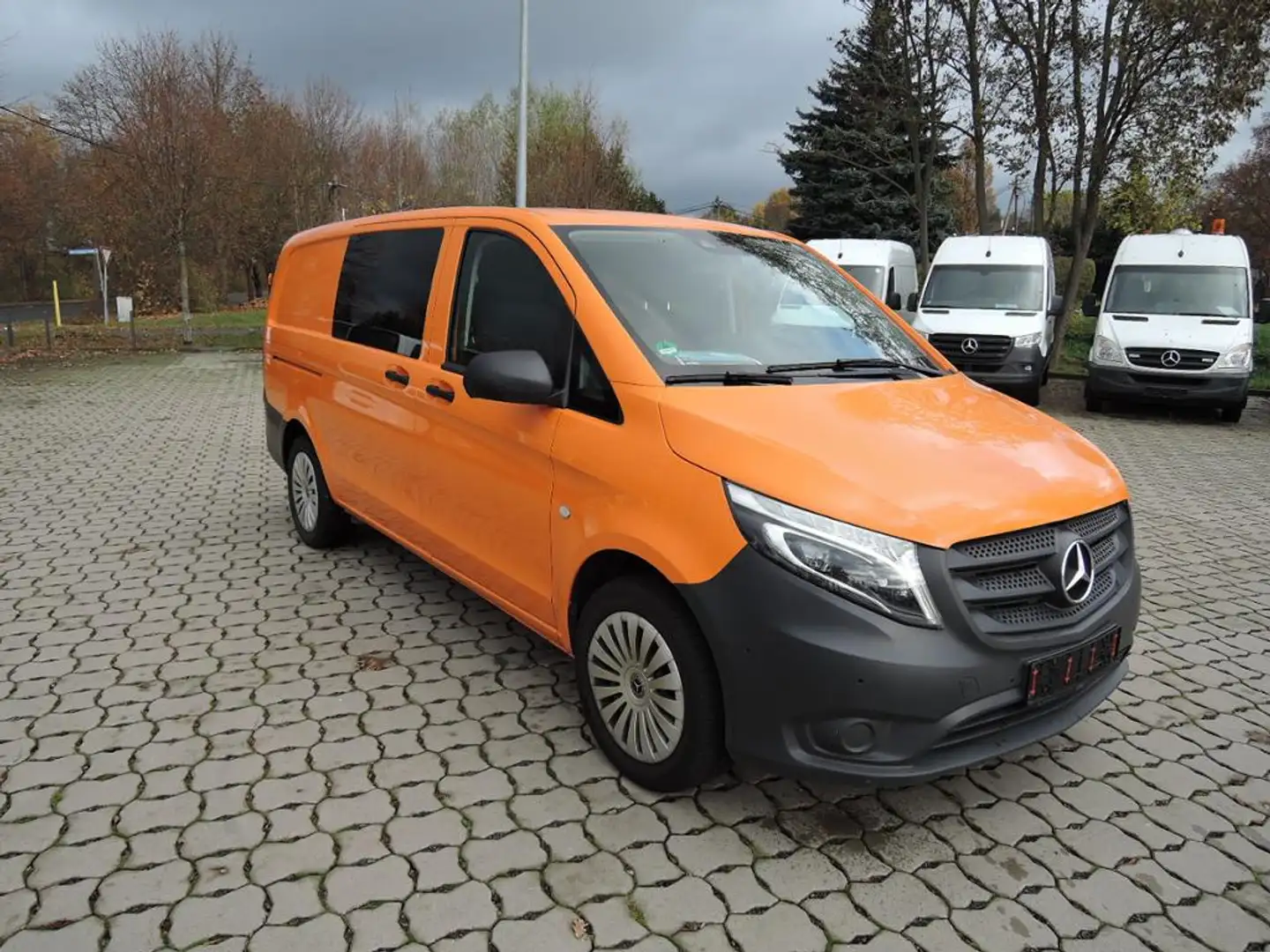 Mercedes-Benz Vito 116 CDI Mixto 4 Matic Hecktüren  AHK 2,5t Orange - 2