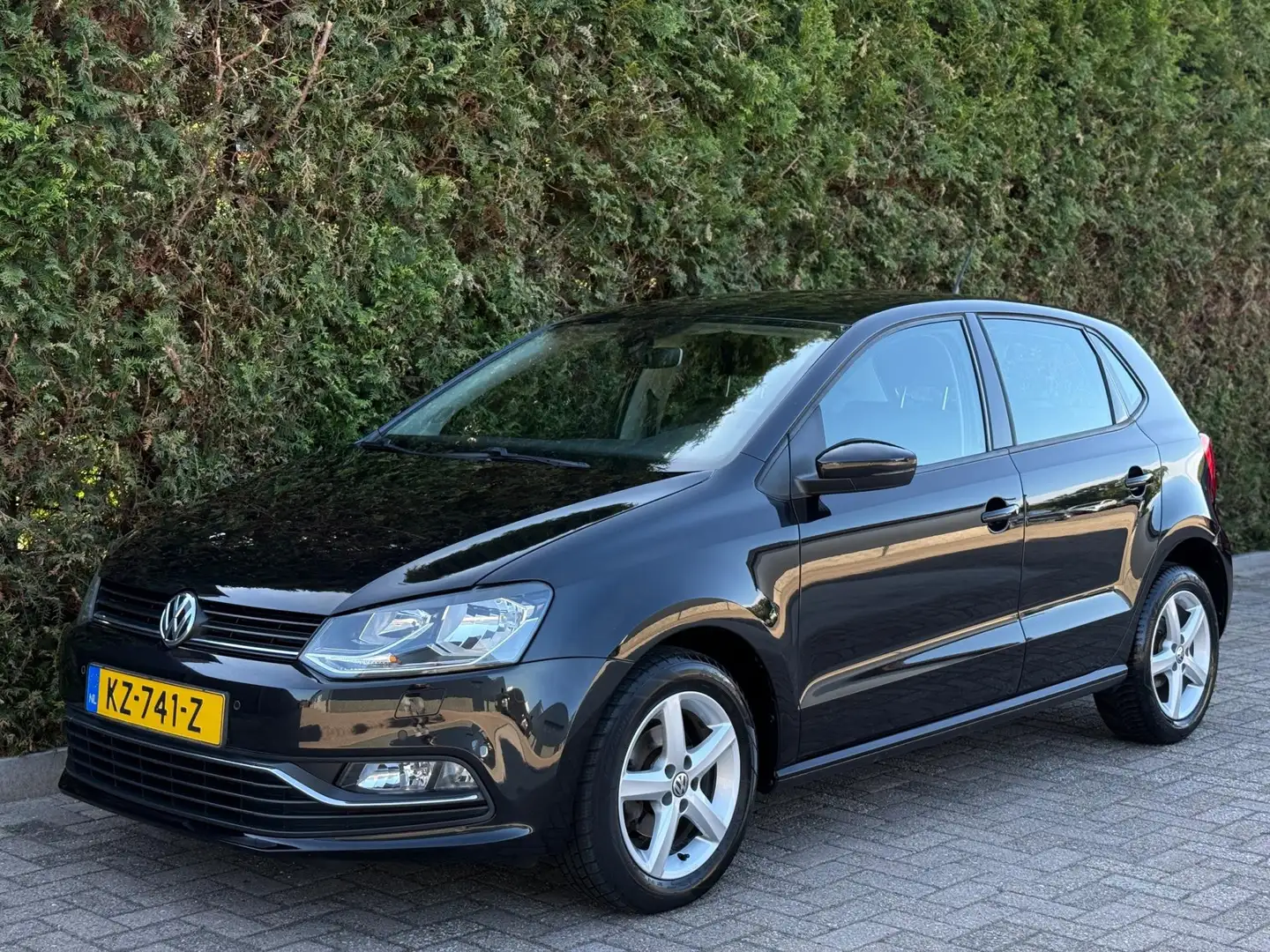 Volkswagen Polo 1.4 TDI CarPlay EURO 6 Navigatie Camera Black - 1