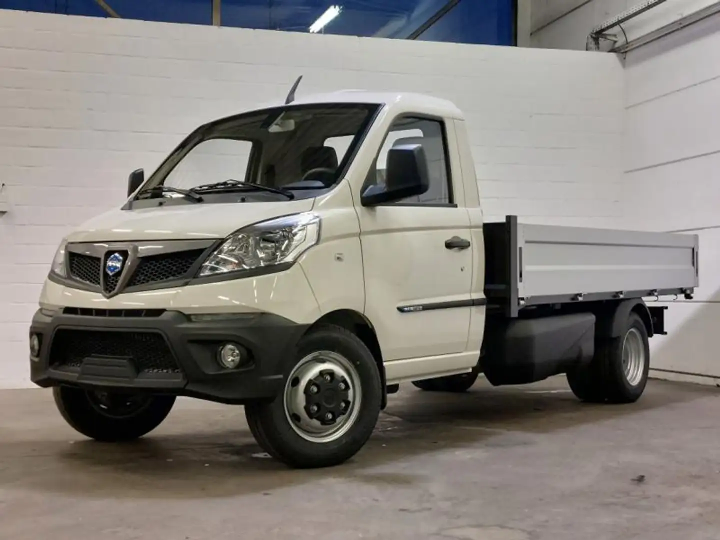 Piaggio Porter pick up long airco 17890 + bt Weiß - 1
