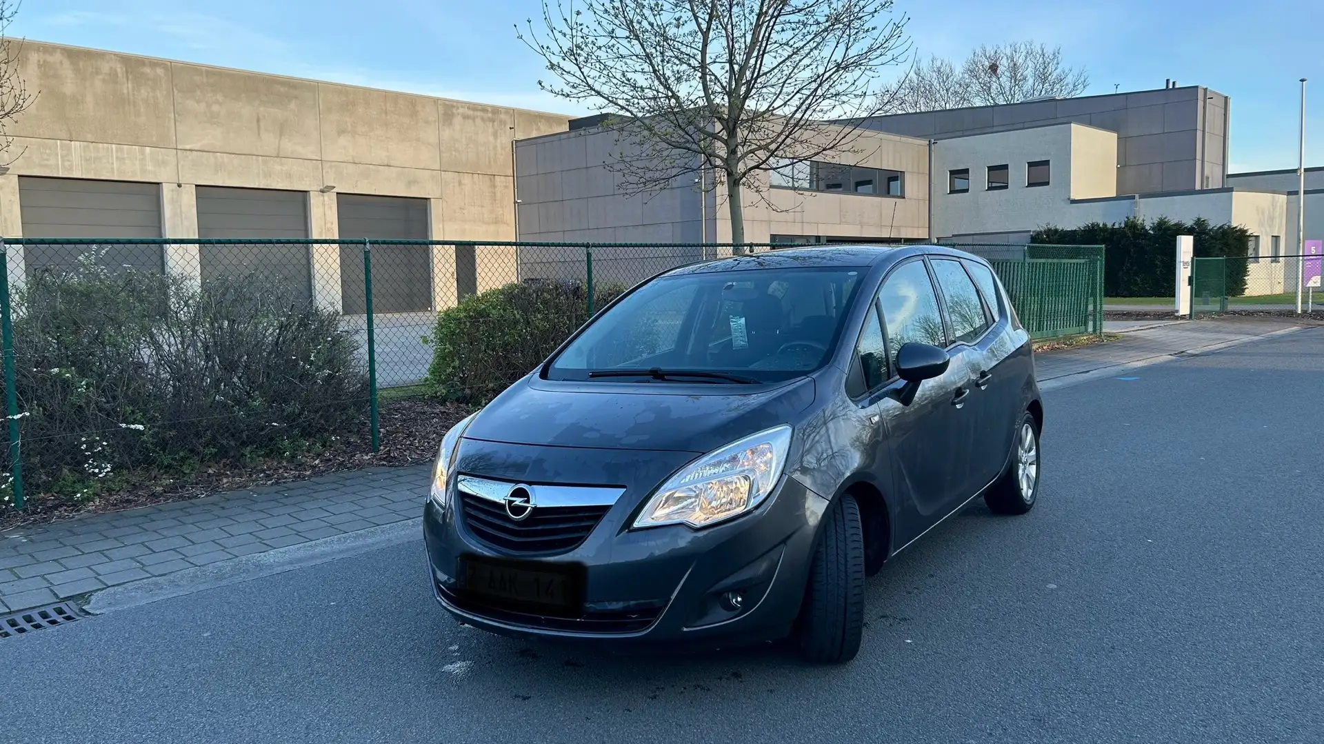 Opel Meriva 1.7 CDTI DPF Edition Gris - 1