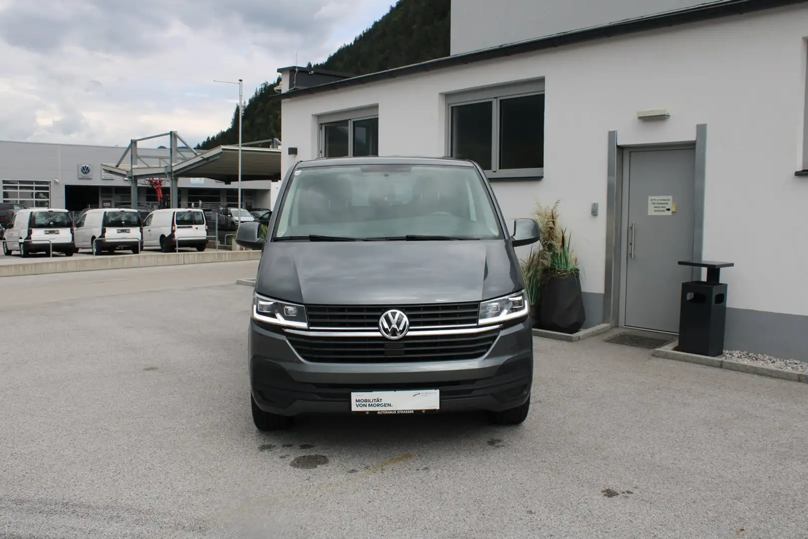 Volkswagen T6.1 Transporter Kombi TDI Grau - 2