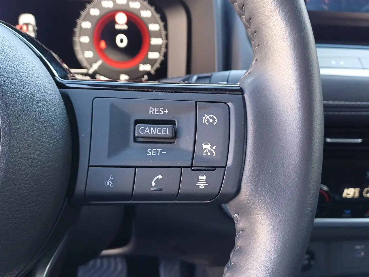 Nissan X-Trail 1.5 e-Power e-4orce 4WD 7POSTI N-CONNECTA PROMO ANTICIPO ZERO 28