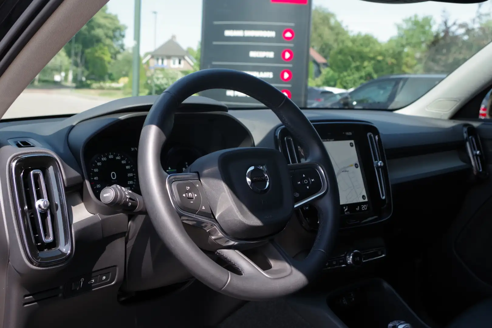 Volvo XC40 1.5 T5 263 PK Recharge Inscription PHEV, Leder, Tr Zwart - 2