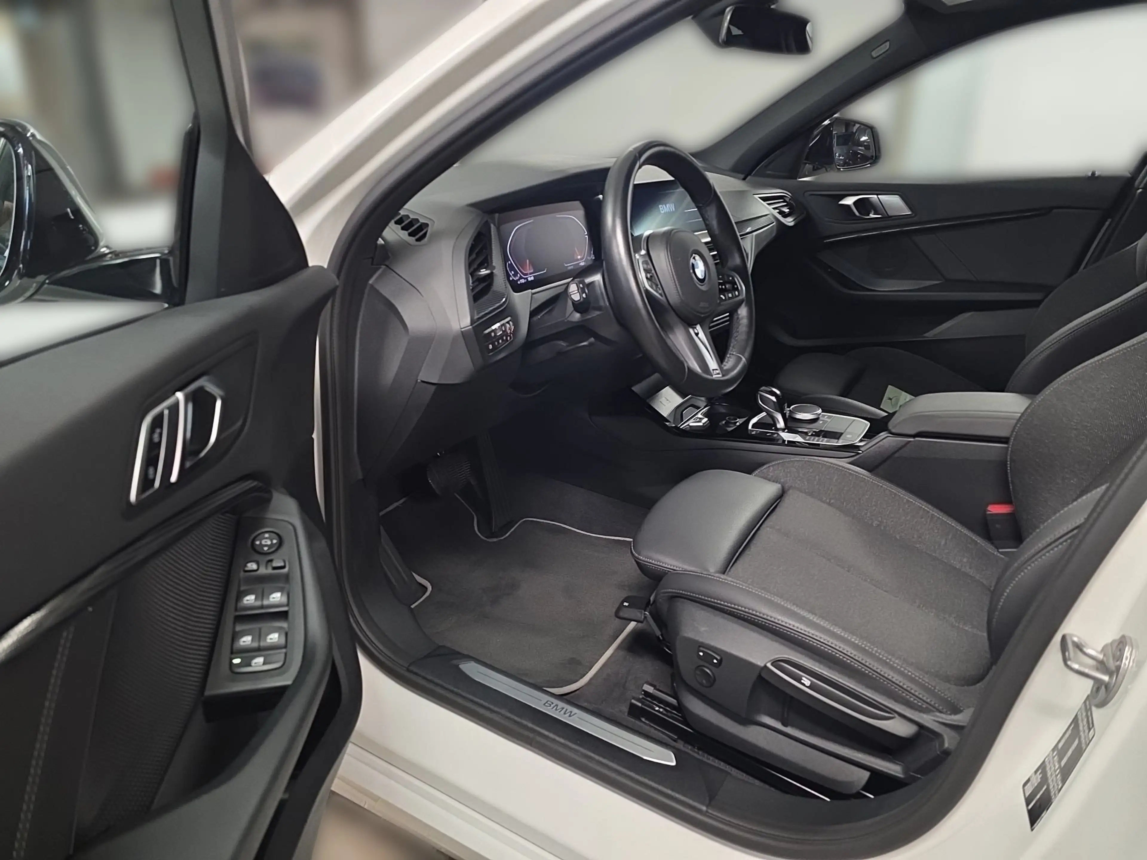BMW 118 i Sport-Line*Komfortzugang*Klimaautomatik — photo 7