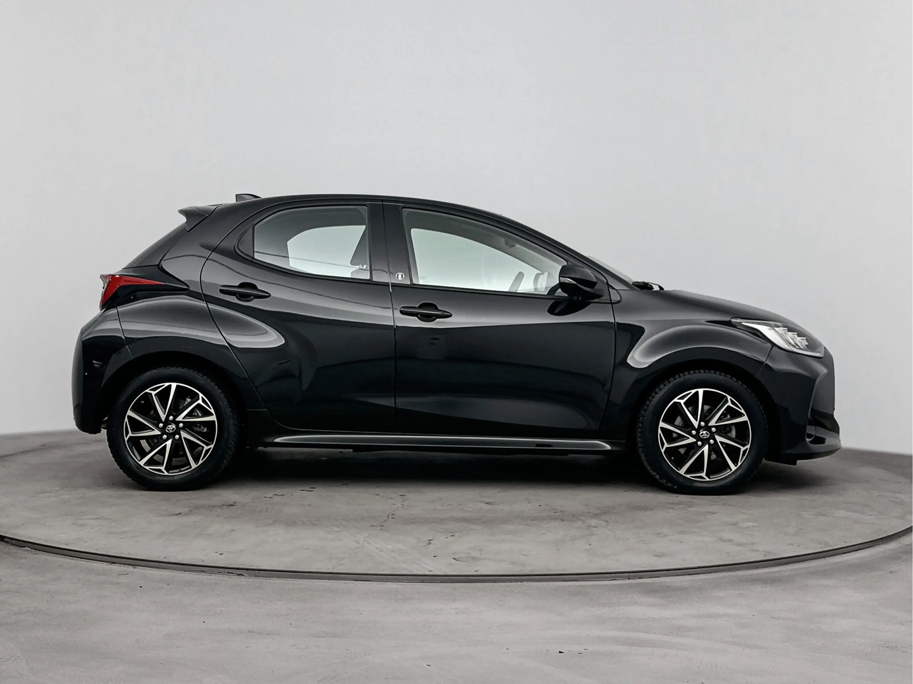 Toyota Yaris 1.5 Hybrid 115 First Edition | Apple Carplay/Andro — photo 11