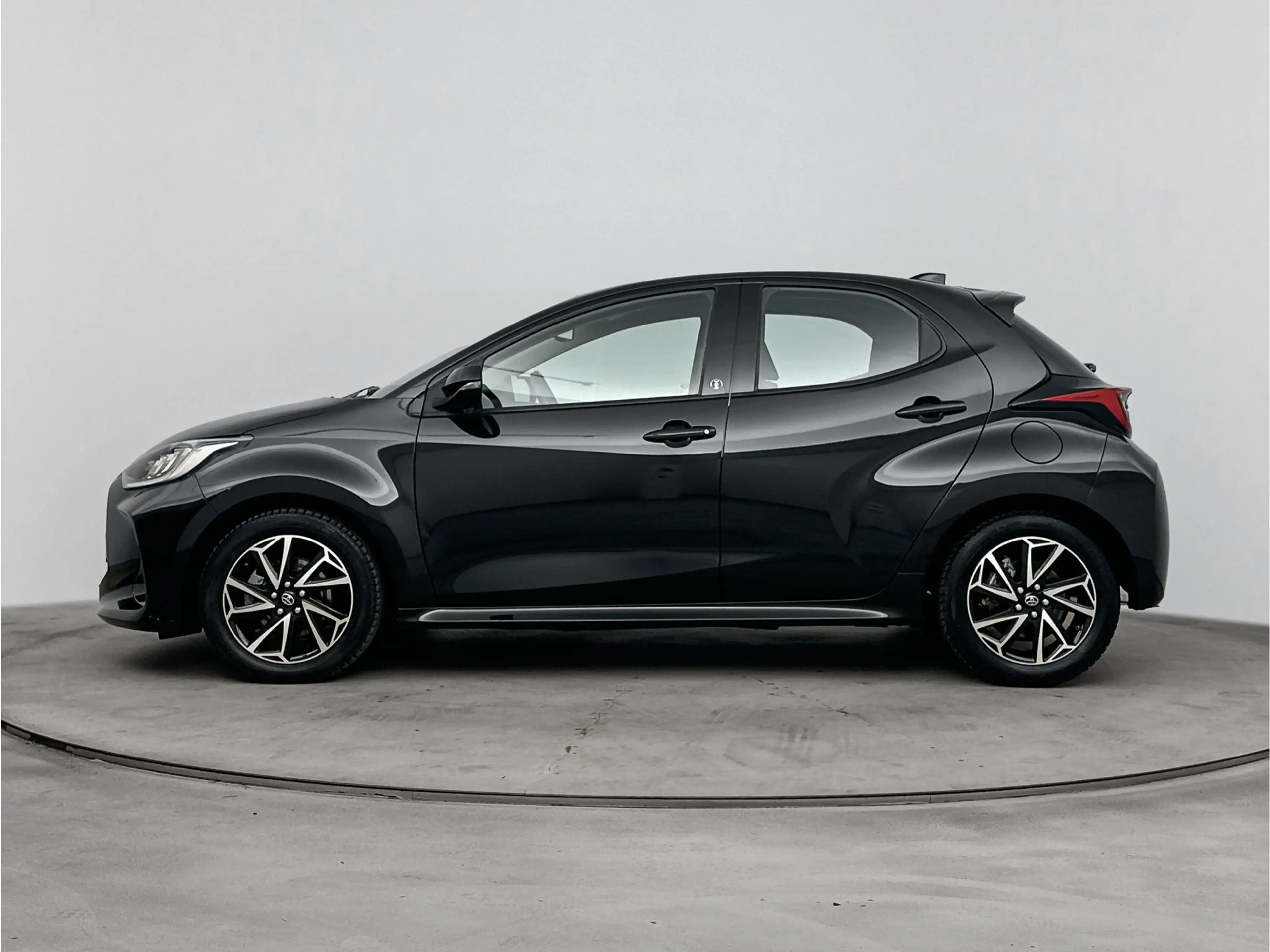 Toyota Yaris 1.5 Hybrid 115 First Edition | Apple Carplay/Andro — photo 3