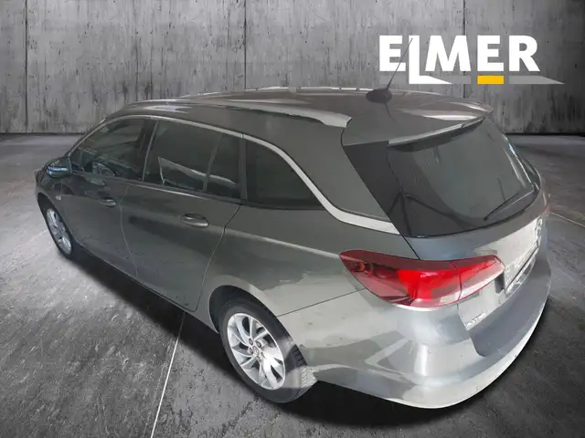 Opel Astra view 3
