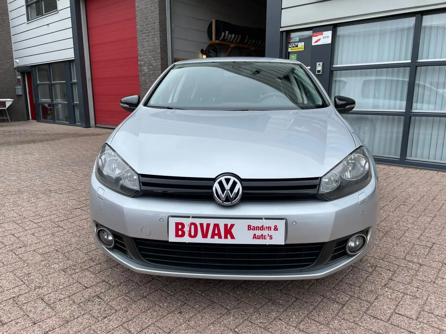 Volkswagen Golf 1.2 TSI MATCH Luxuryline Grijs - 2