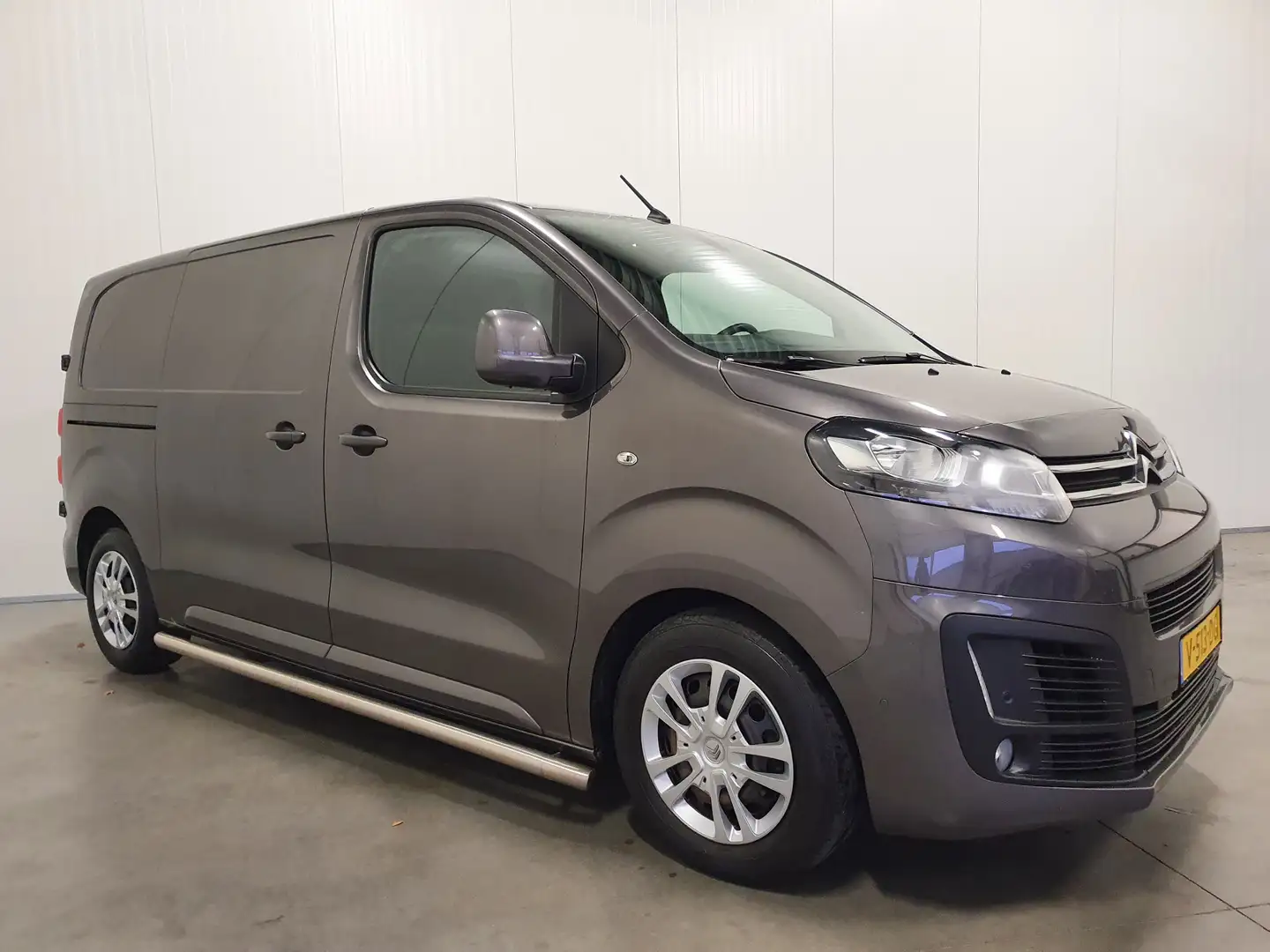 Citroen Jumpy 2.0 BlueHDI 150PK NAVI/CRUISE/TRHAAK/CARPLAY/PDC/C siva - 2