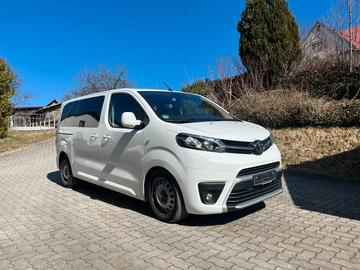 Toyota Proace Verso L1 Shuttle Plus Weiß - 1