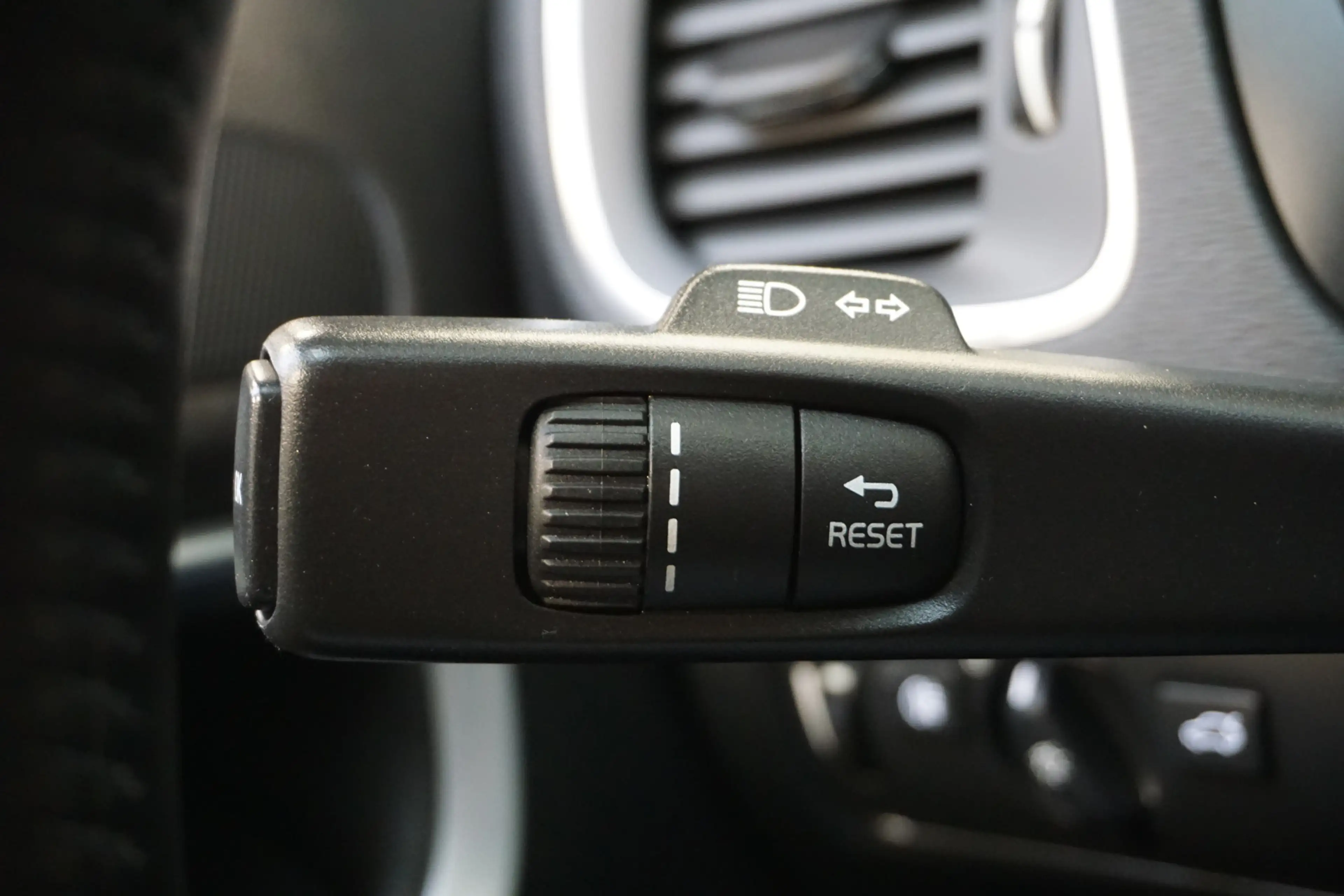 Volvo V40 Cross Country 2.0 D2 Nordic+ AUTOMAAT! LEER NAVI STAND. K. CRUIS — photo 30