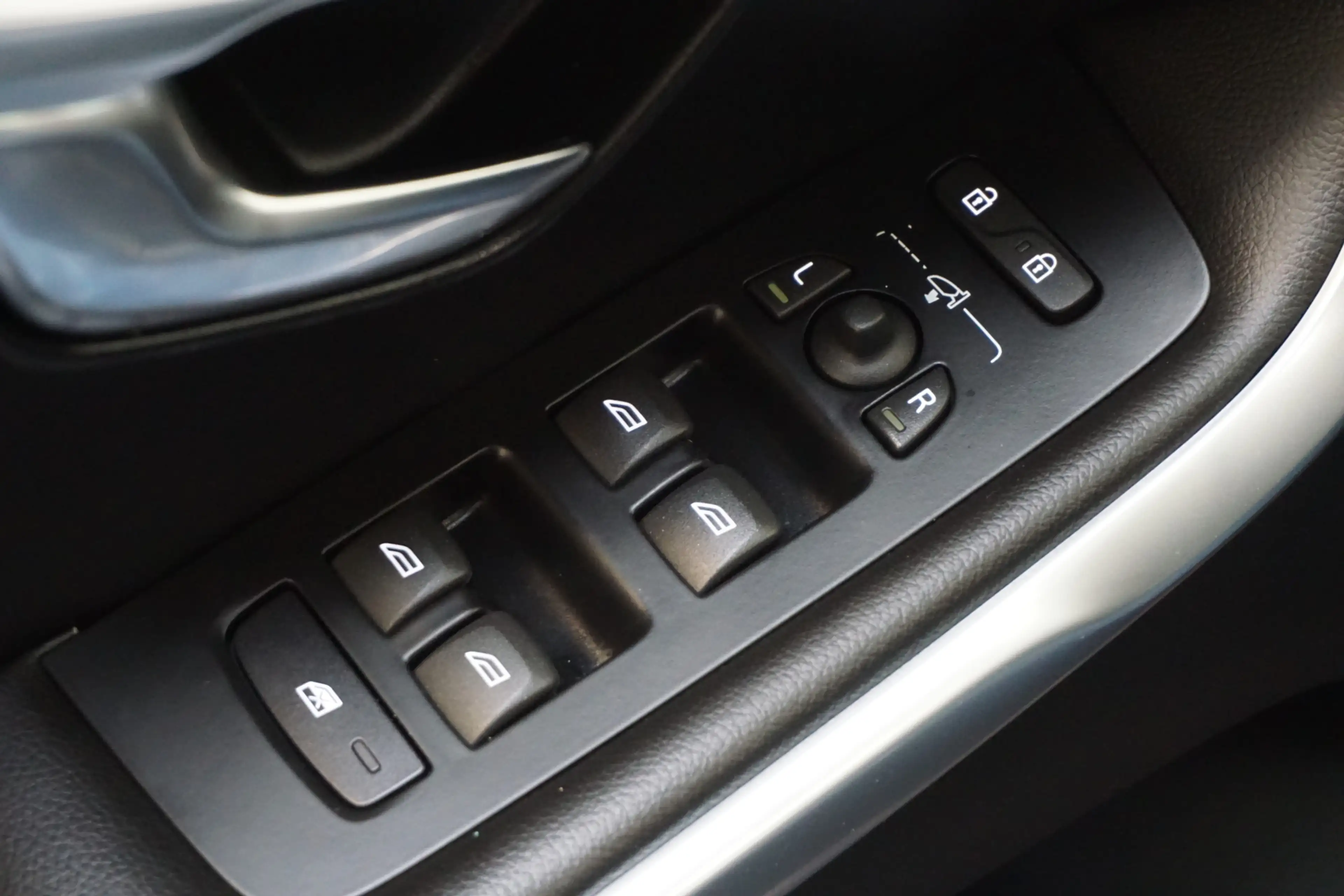 Volvo V40 Cross Country 2.0 D2 Nordic+ AUTOMAAT! LEER NAVI STAND. K. CRUIS — photo 28