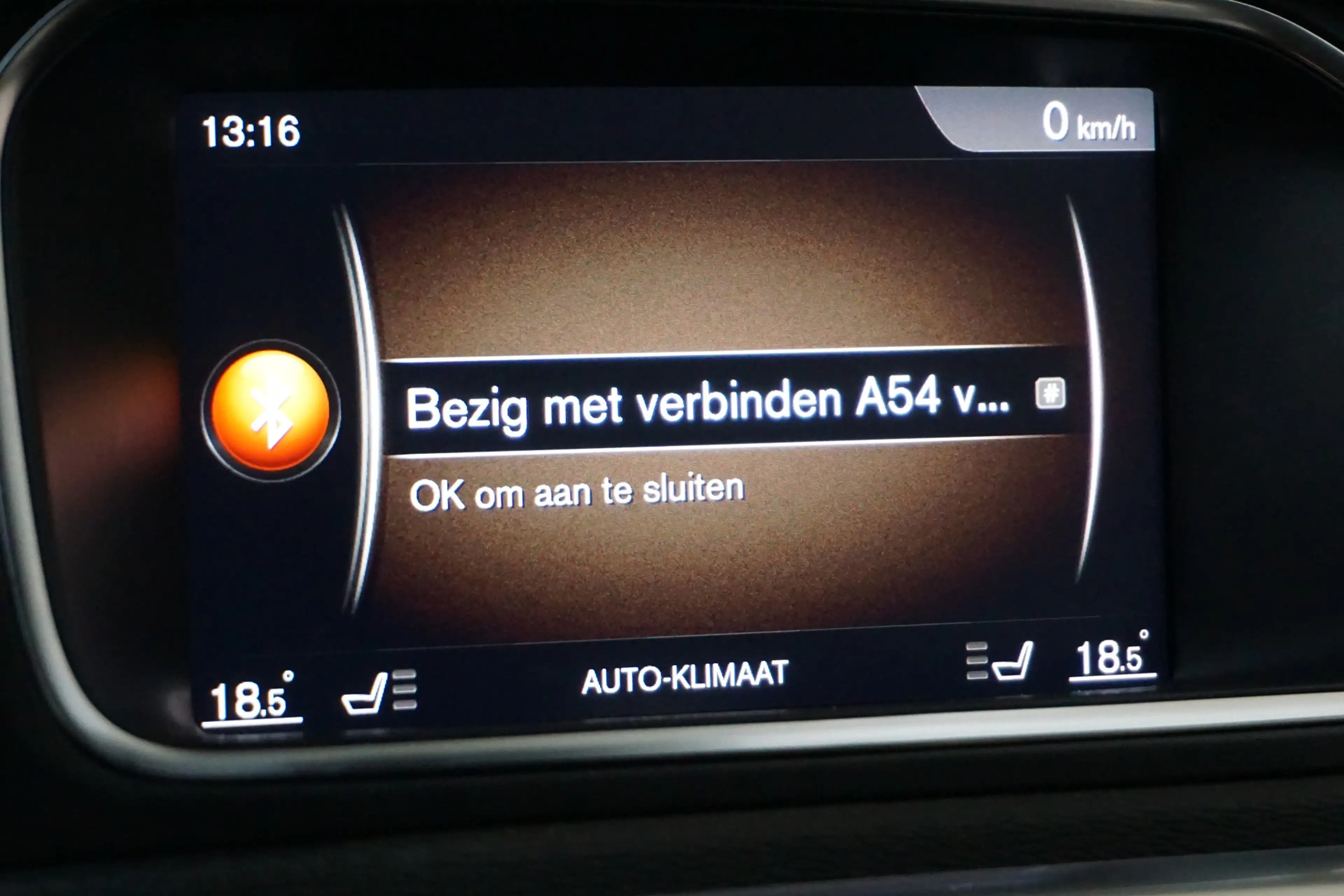 Volvo V40 Cross Country 2.0 D2 Nordic+ AUTOMAAT! LEER NAVI STAND. K. CRUIS — photo 38