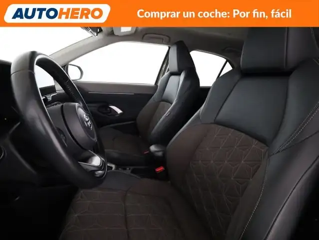 Toyota Yaris Cross view 11