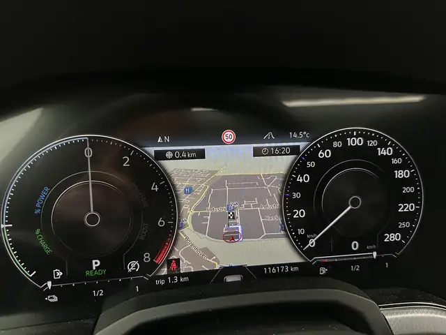 Volkswagen Touareg view 12