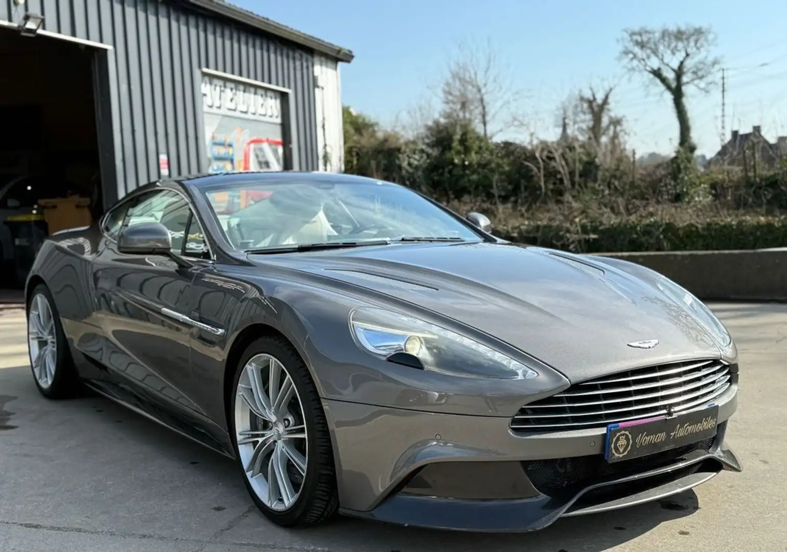 Aston Martin Vanquish 6.0 V12, 574 CH FULL CARBONE CAMERA SIÈGES CHAUFFANTS vente à pro uniquement Gris - 2