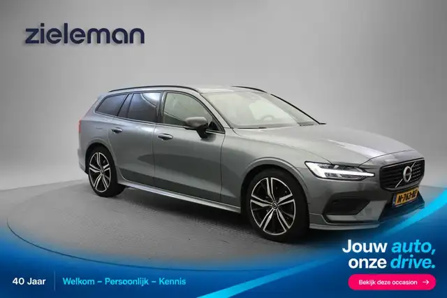Volvo V60 2.0 B3 Momentum Advantage Automaat - Carplay, Came