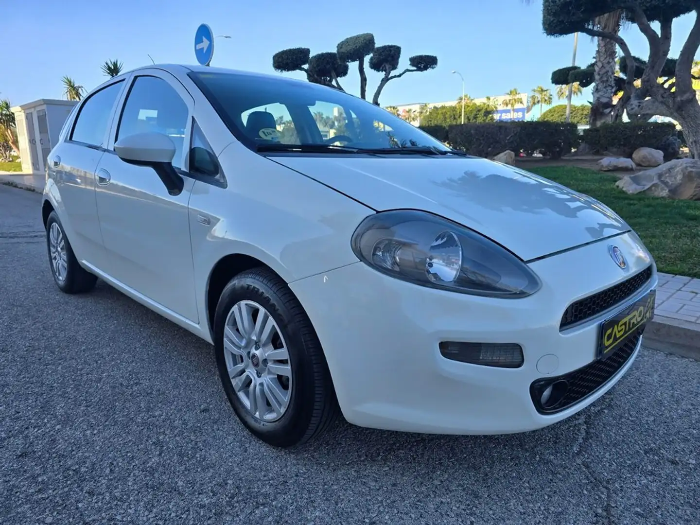 Fiat Punto 1.3Mjt Easy E5+ Weiß - 1