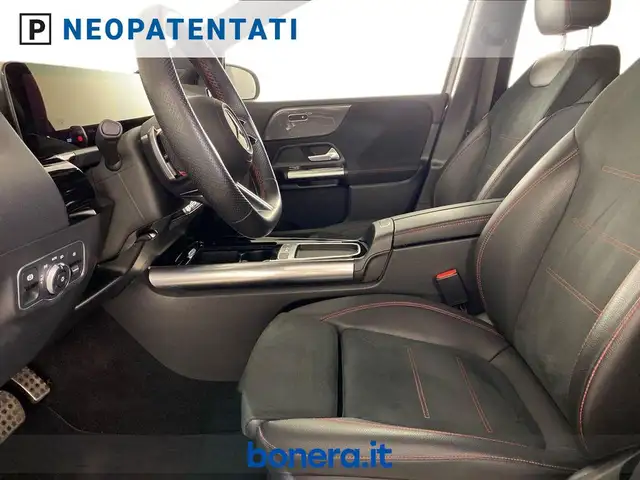 Mercedes-Benz B-Class view 11