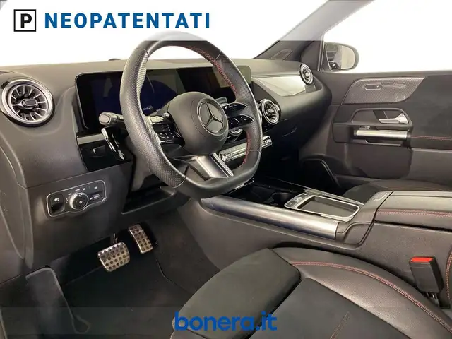 Mercedes-Benz B-Class view 10