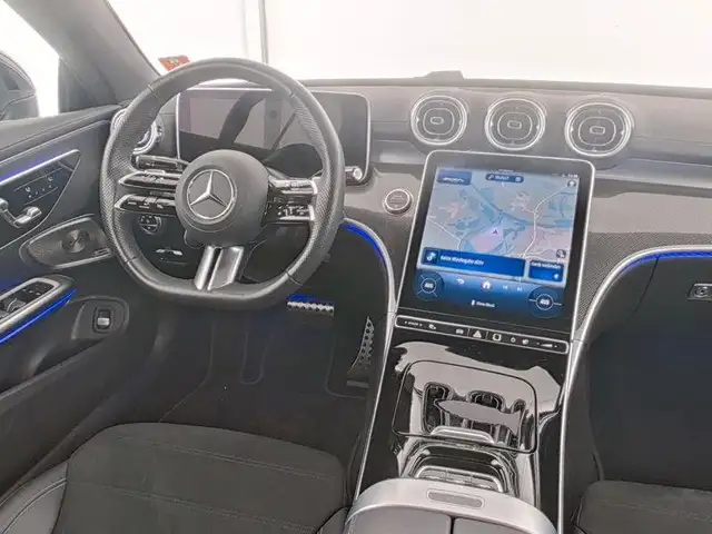 Mercedes-Benz 220 view 4