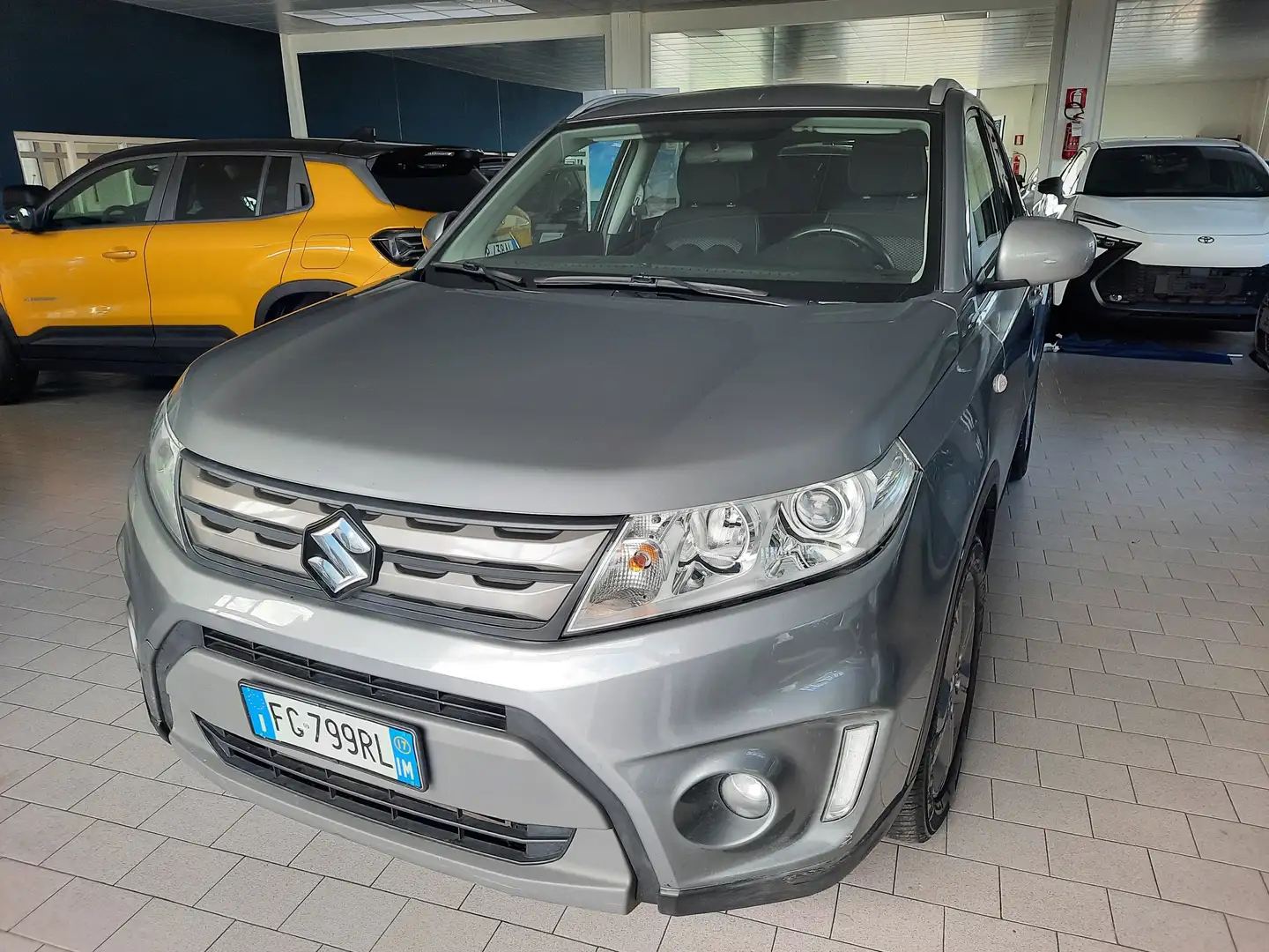 Suzuki Vitara Vitara 1.6 ddis V-Cool 2WD GANCIO TRAINO Gris - 1