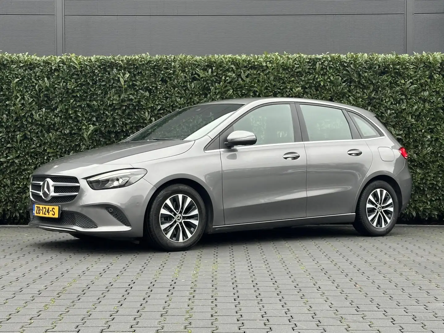 Mercedes-Benz B 180 Business Solution, NIEUW MODEL, NL AUTO, NAP LOGIS Gris - 1