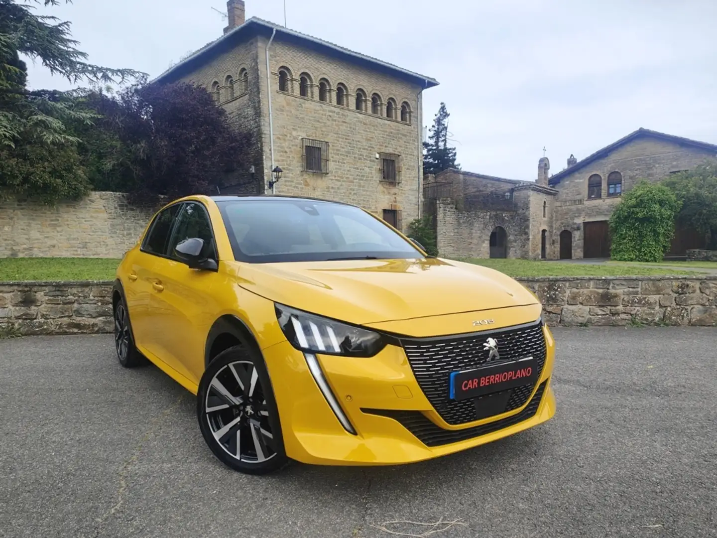 Peugeot 208 1.5 BlueHDi S&S GT Line 100 Amarillo - 1