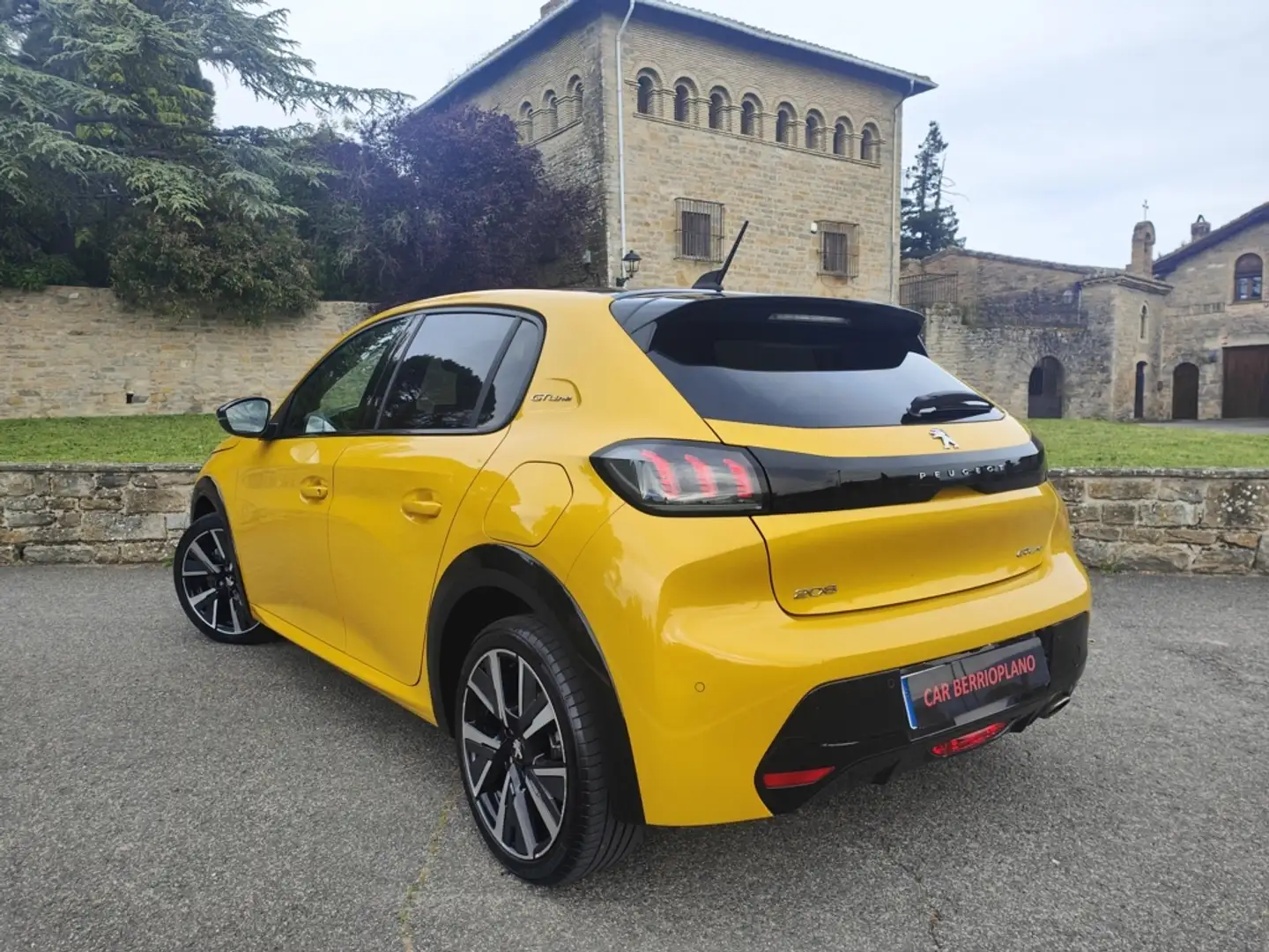 Peugeot 208 1.5 BlueHDi S&S GT Line 100 Amarillo - 2