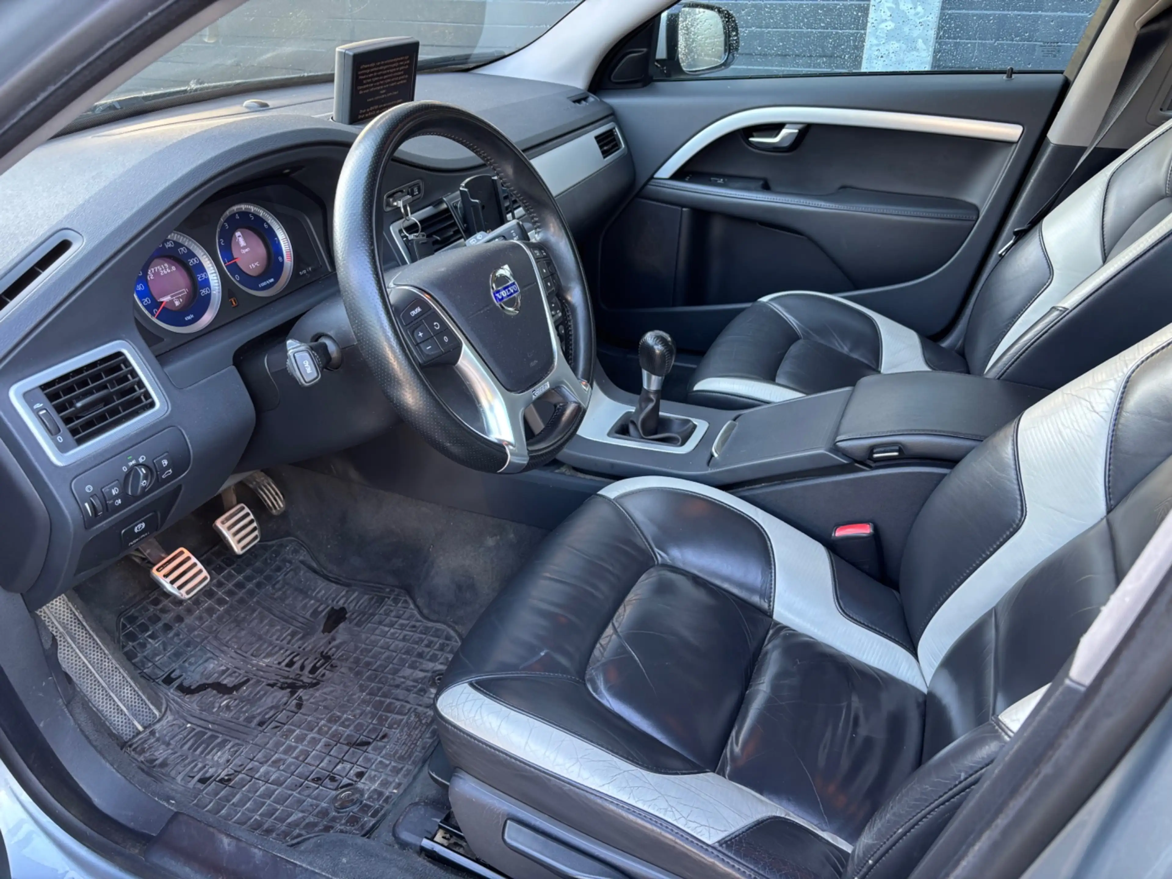 Volvo V70 2.0T R-Edition. 203 PK! Nederlandse auto! — photo 6