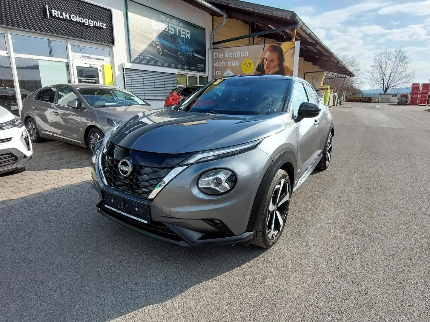 Nissan Juke Tekna Hybrid Grau - 1