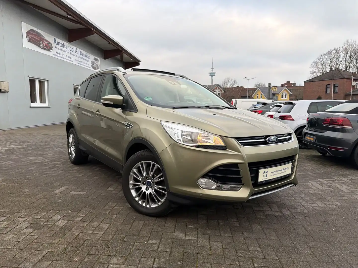 Ford Kuga Titanium 2.0 TDCI PANO NAVI LEDER SYNC KAM Grün - 1