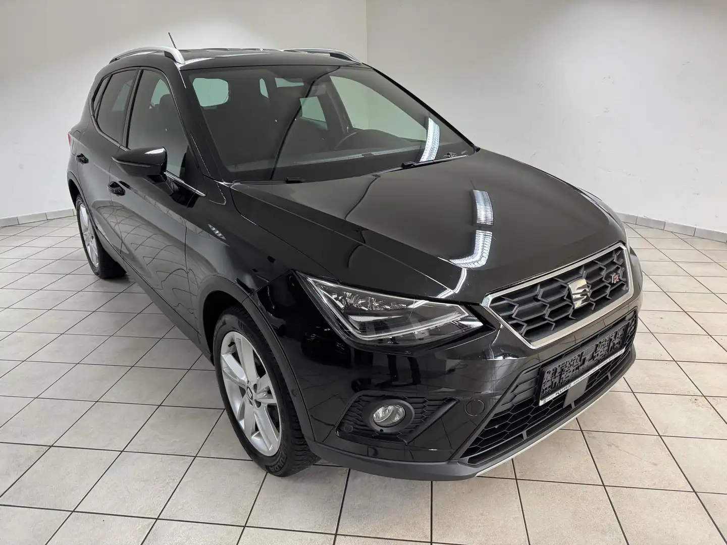 SEAT Arona 1.6 TDI (115PS) FR LED/SH/NAVI/KAMERA 1.6 TDI 8... Negru - 1
