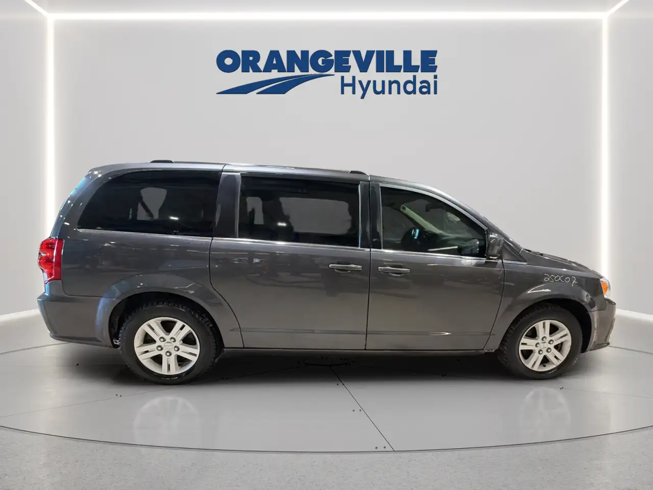 Dodge Grand Caravan снимка Dodge Grand Caravan