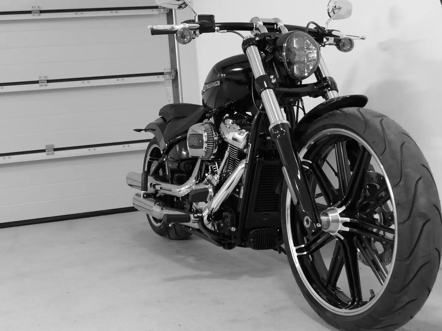Harley-Davidson Breakout ST1 SK4 GQYGKO Negru - 2