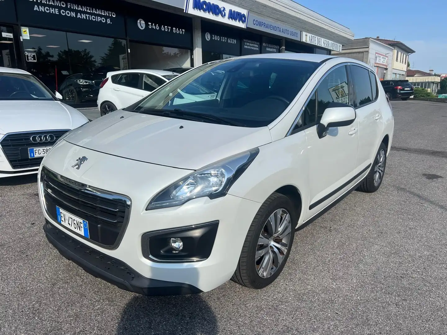 Peugeot 3008 1.6 hdi 8v Business 115cv fap Weiß - 1