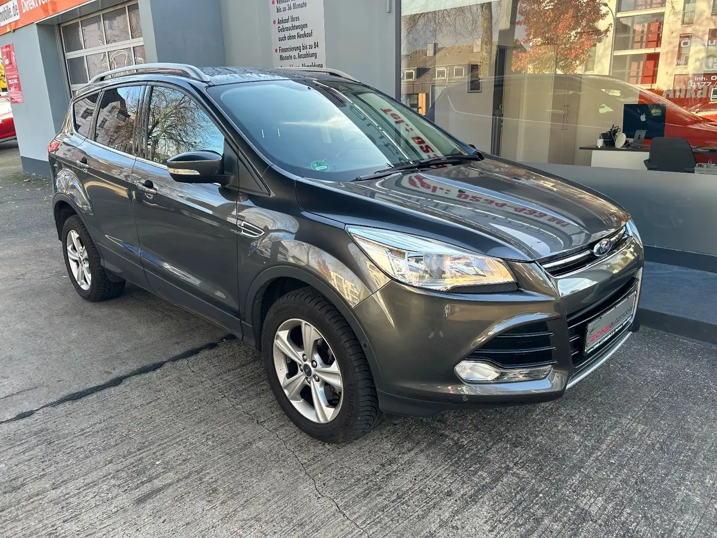 Ford Kuga Titanium 1.5 Allrad Autom.+Navi+LM Allw.+BT Grau - 2