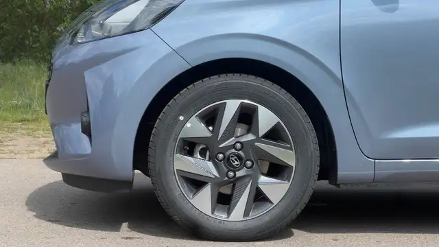 Hyundai I10 view 10
