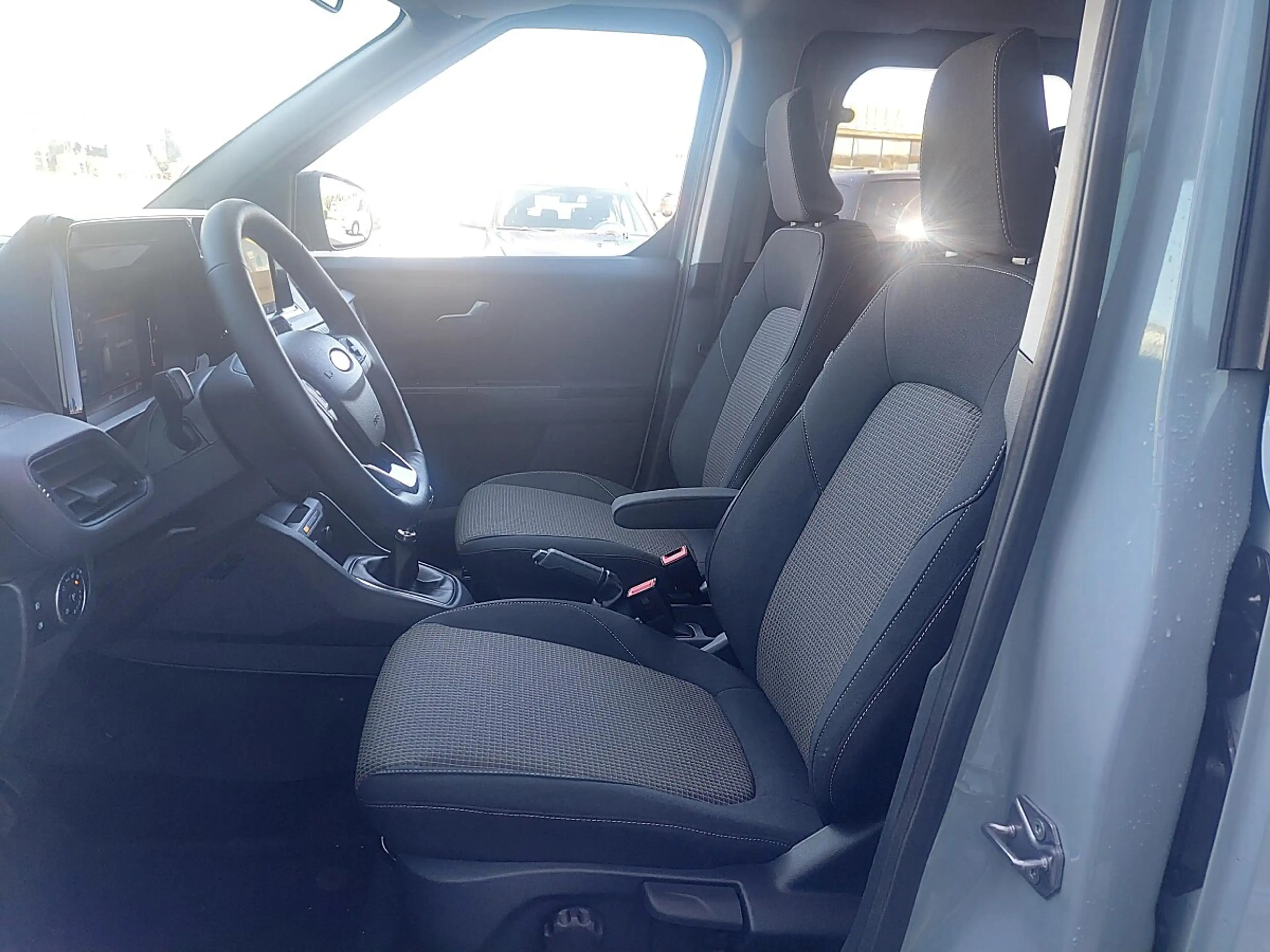 Ford Tourneo Courier Trend 1.0L 125PS M6 FWD — photo 8