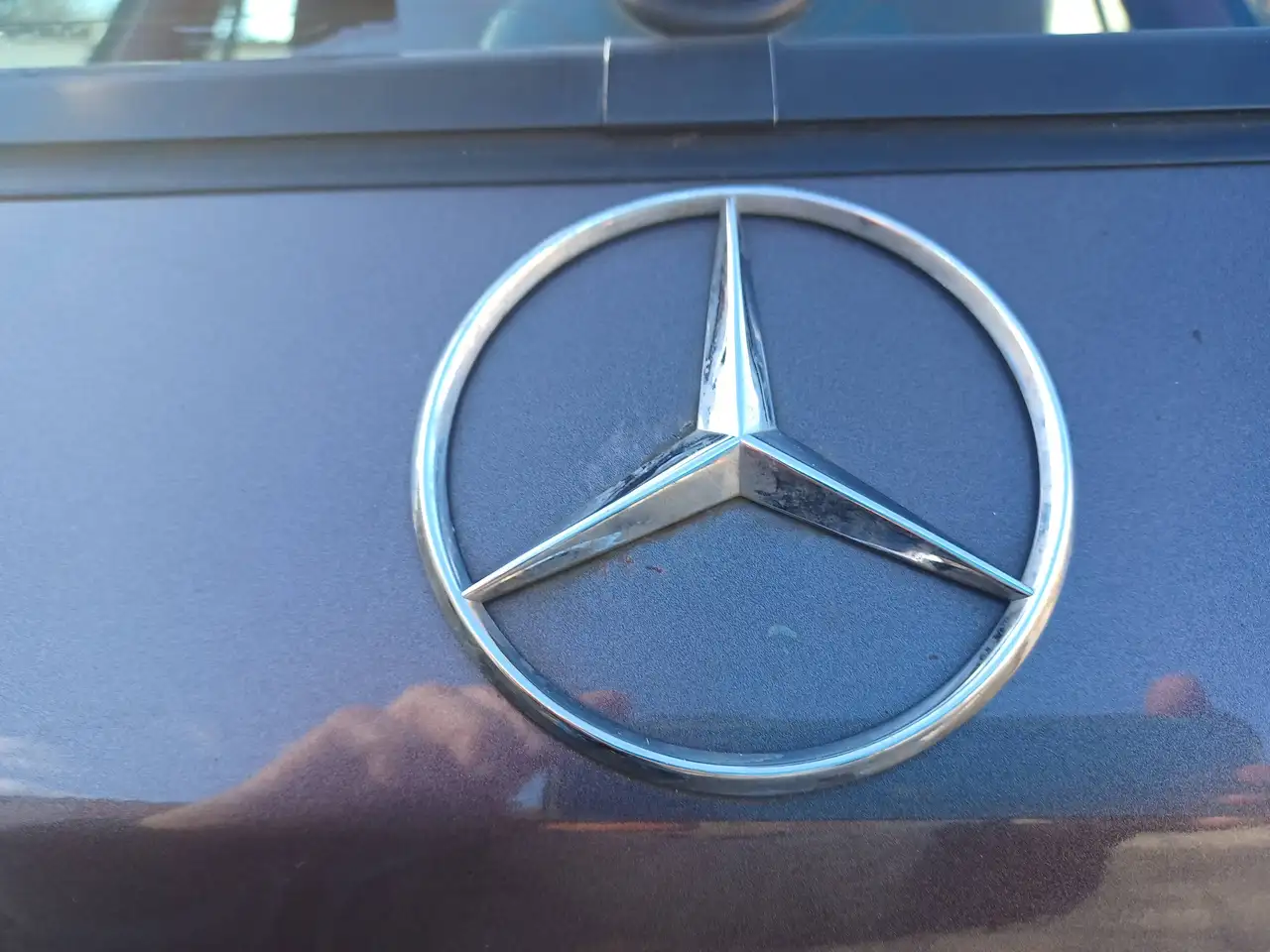 Mercedes-Benz E 200 zuverlässiger Stern mit roter Lederausstattung; E-Klasse TE, foto 7