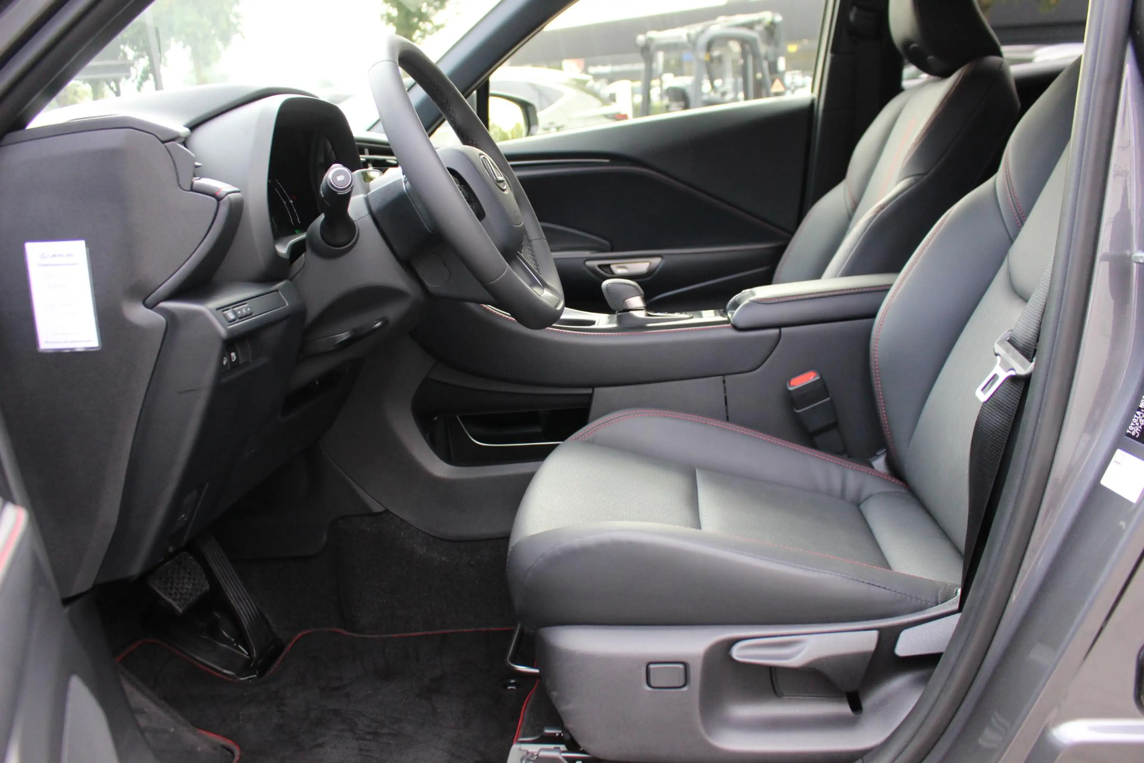 Lexus LBX 1.5 Relax 2WD TECH PACK — photo 12