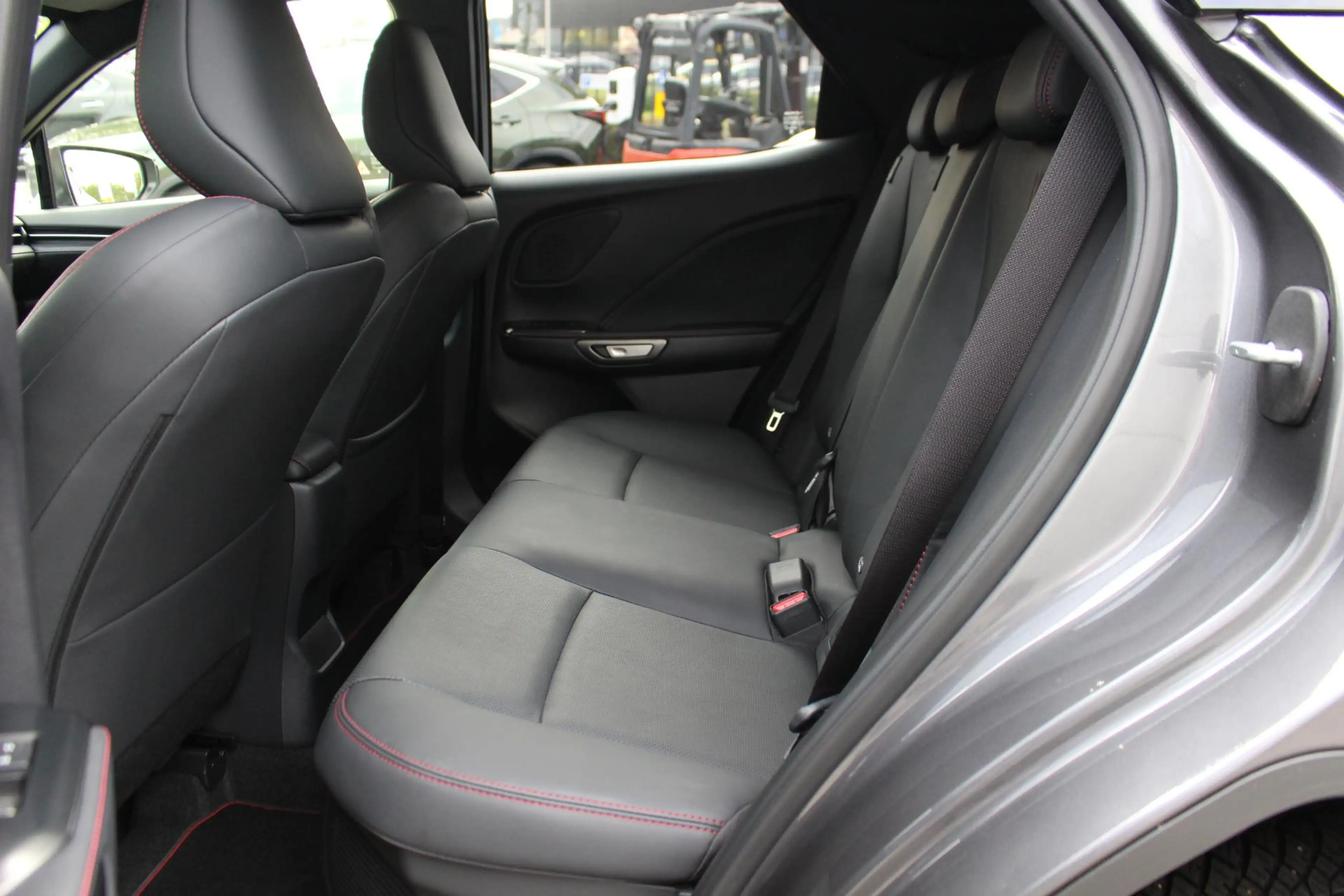 Lexus LBX 1.5 Relax 2WD TECH PACK — photo 25