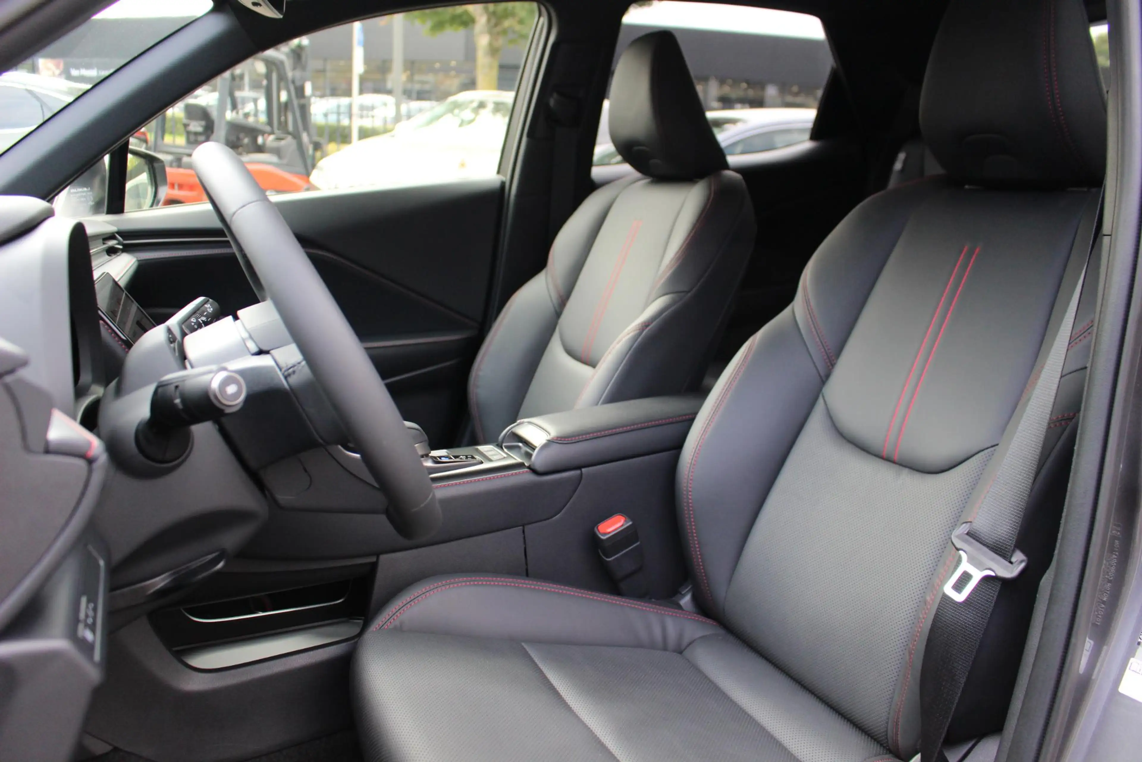 Lexus LBX 1.5 Relax 2WD TECH PACK — photo 13