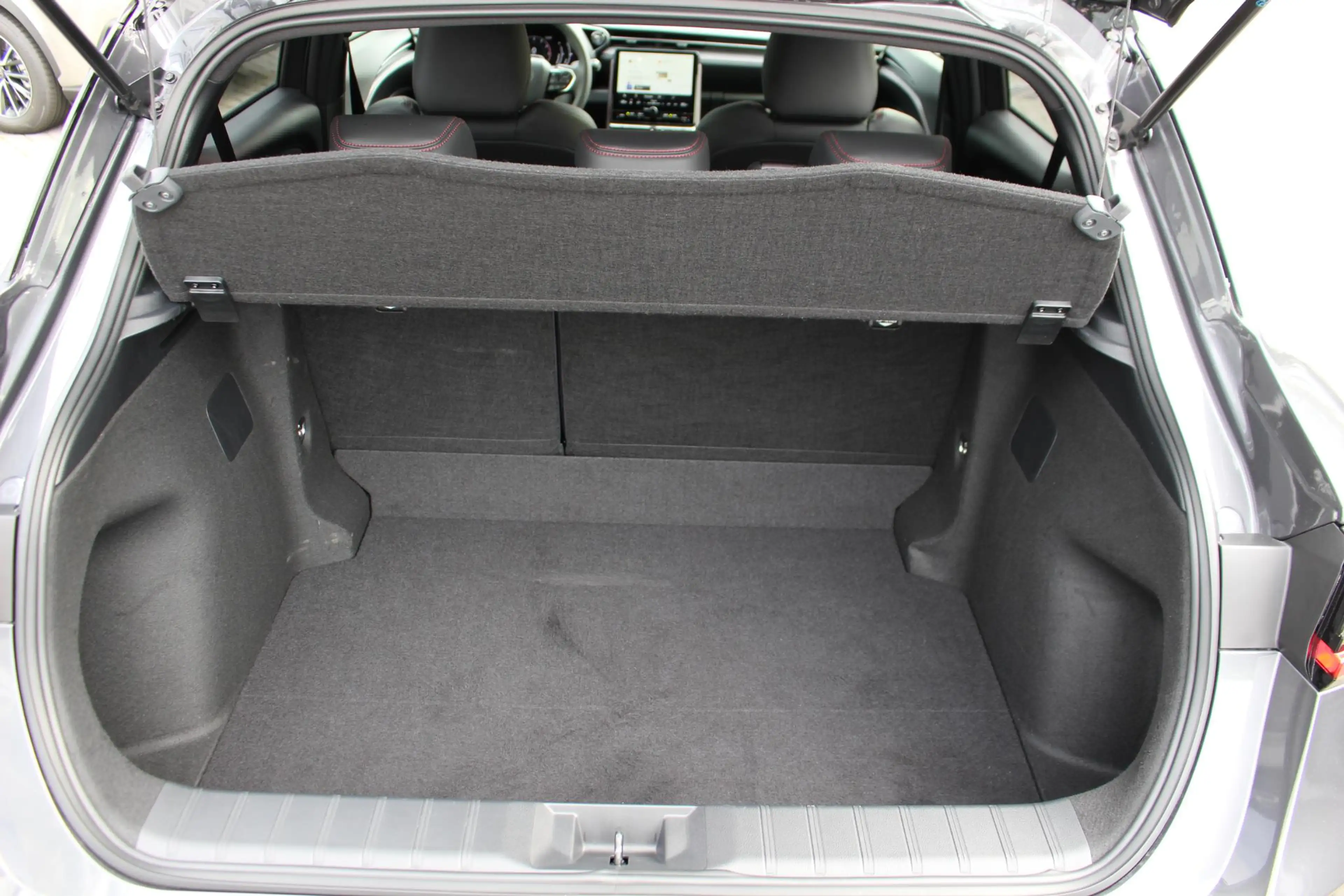 Lexus LBX 1.5 Relax 2WD TECH PACK — photo 27