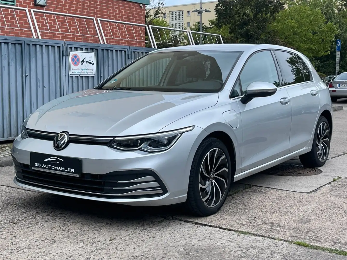 Volkswagen Golf VIII Lim. Style eHybrid ACC KAMERA IQ DRIVE Plateado - 2