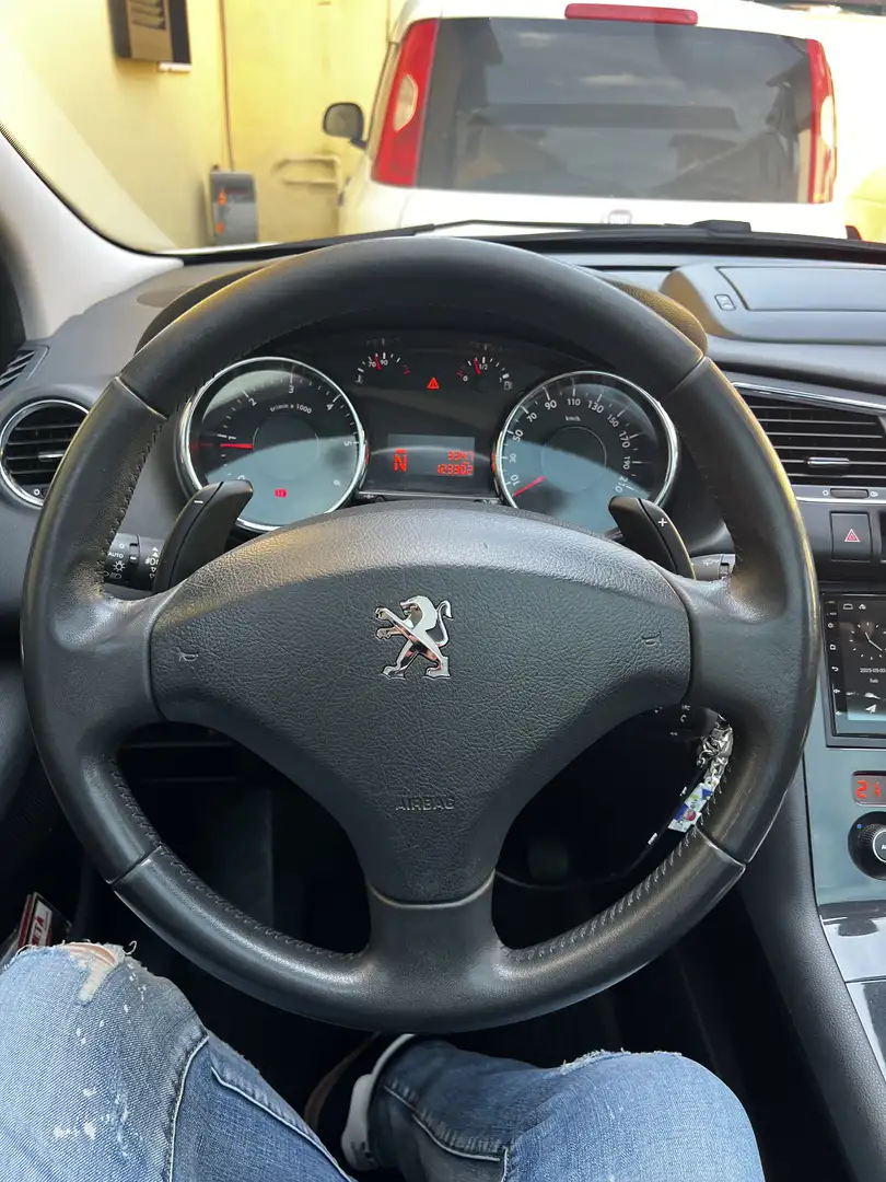 Peugeot 3008 1.6 e-hdi 8v Business s&s 115cv robot FL - 1