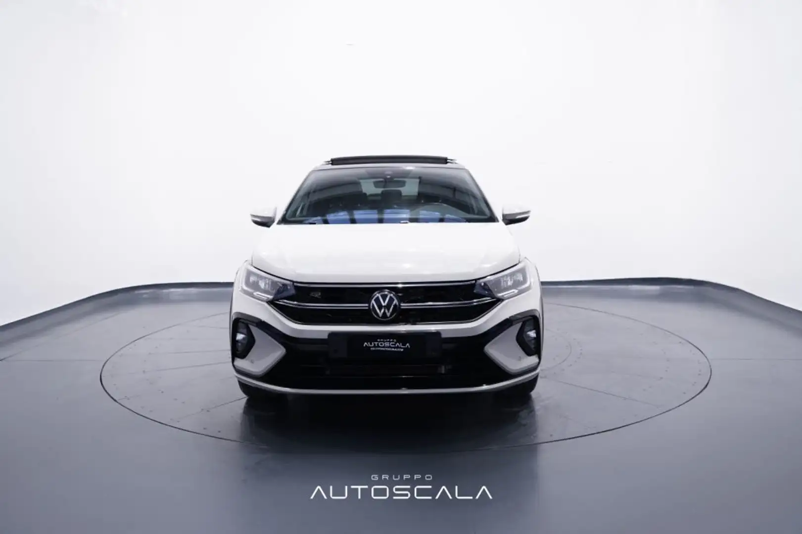 Volkswagen Taigo 1.0 TSI 110 CV DSG R-Line Grigio - 2