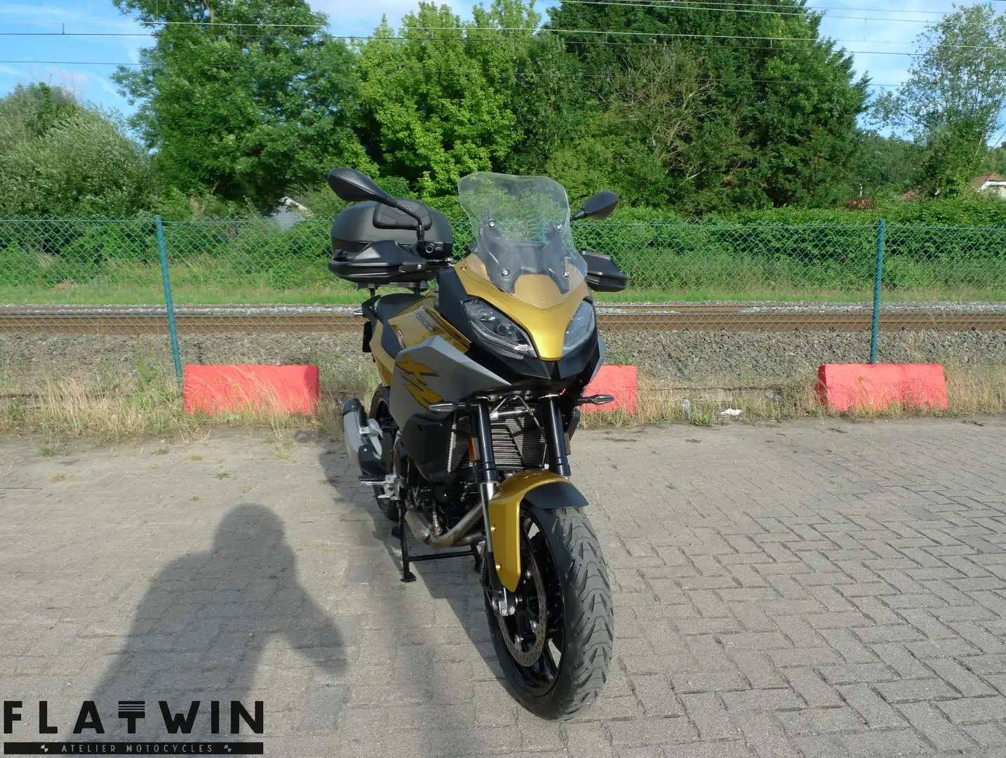 BMW F 900 XR Full Options - Garantie - #flatwinmotos Goud - 1