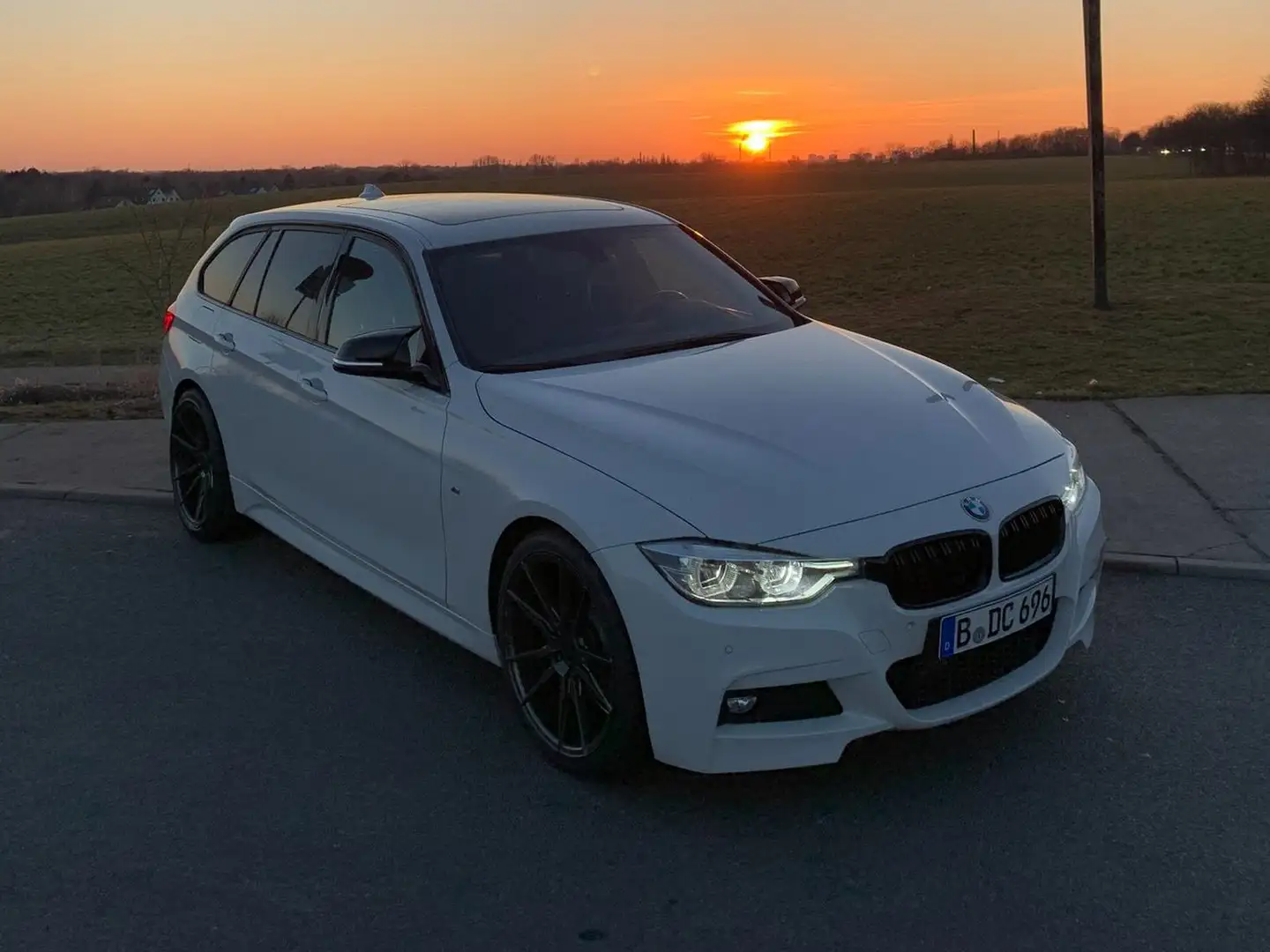 BMW 320 3er+Touring+Diesel+320d+Touring+Aut.+M+Sport Weiß - 2