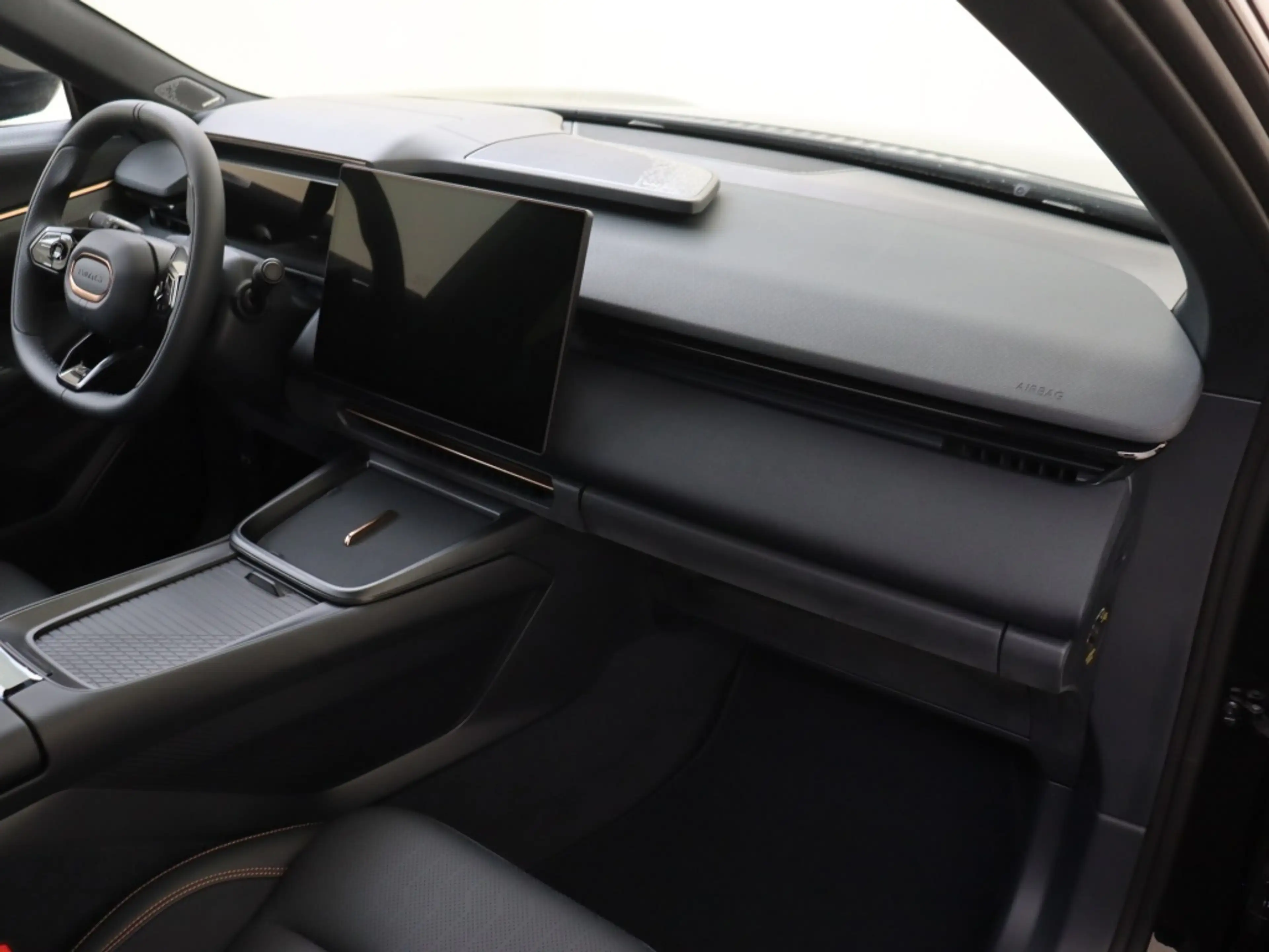 Lynk & Co 08 MORE | BLACK EDITION | Panoramadak — photo 12